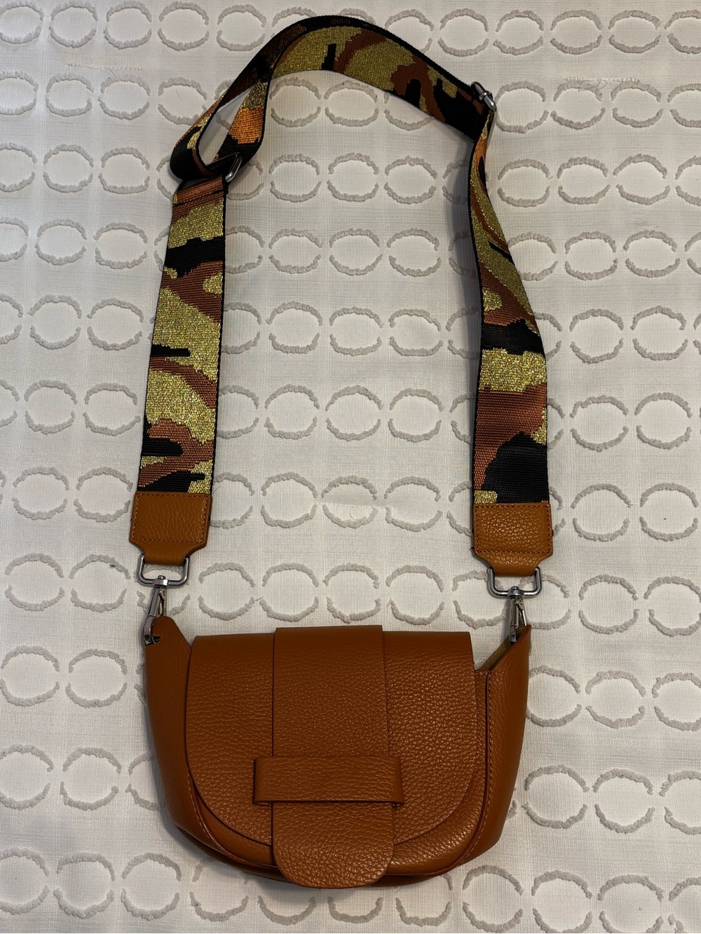 Made In Italy Leather cross-body bag with flap and Camo Interchangeable Strap